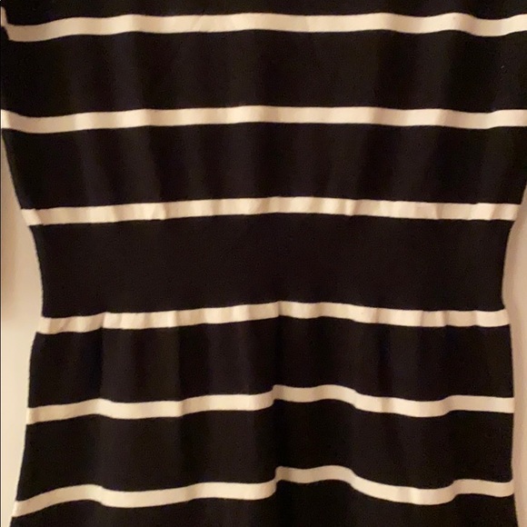 White House Black Market: Tunic/Dress - Picture 3 of 5